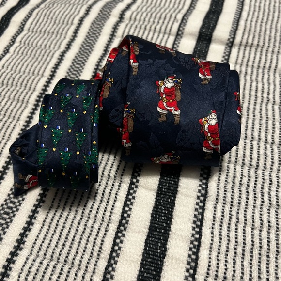 Resilio Other - Navy Santa and Christmas Tree Patterned Tie